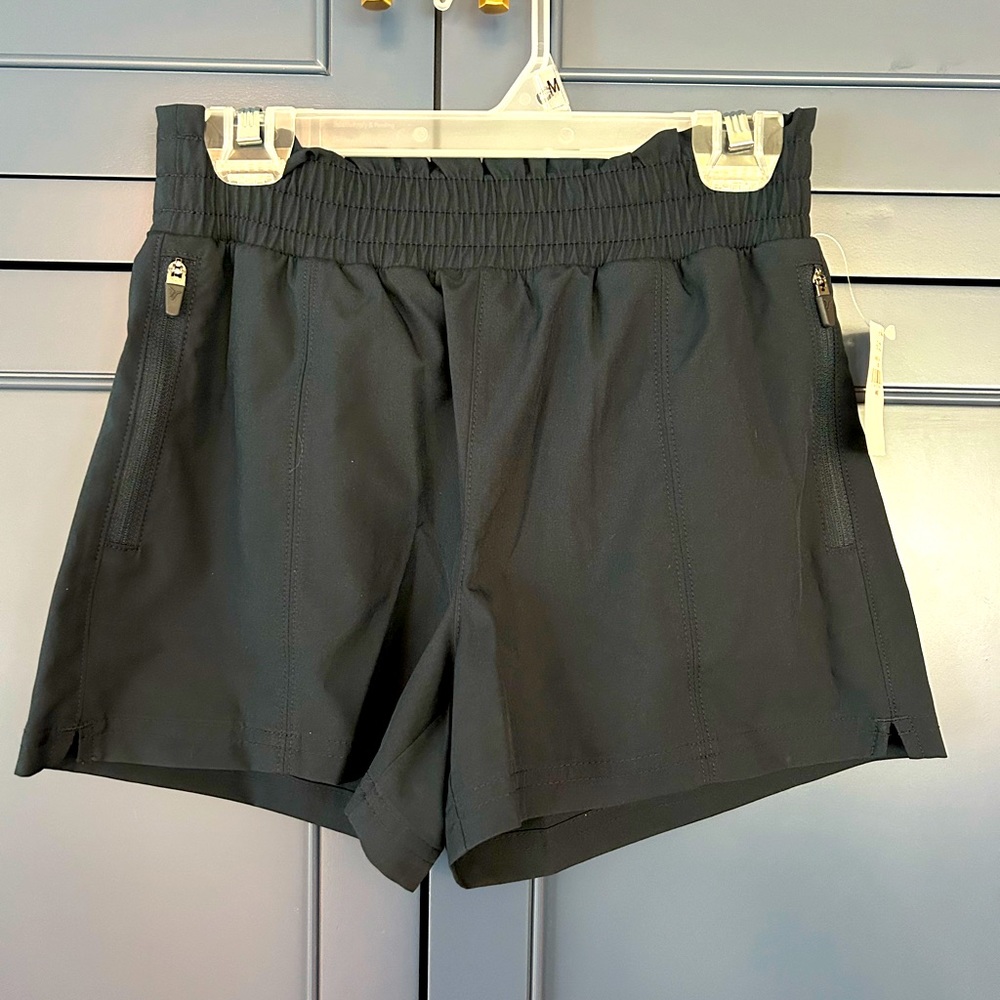 NWT. Old Navy Girls Medium (8) HR, keep you dry shorts. Navy blue.